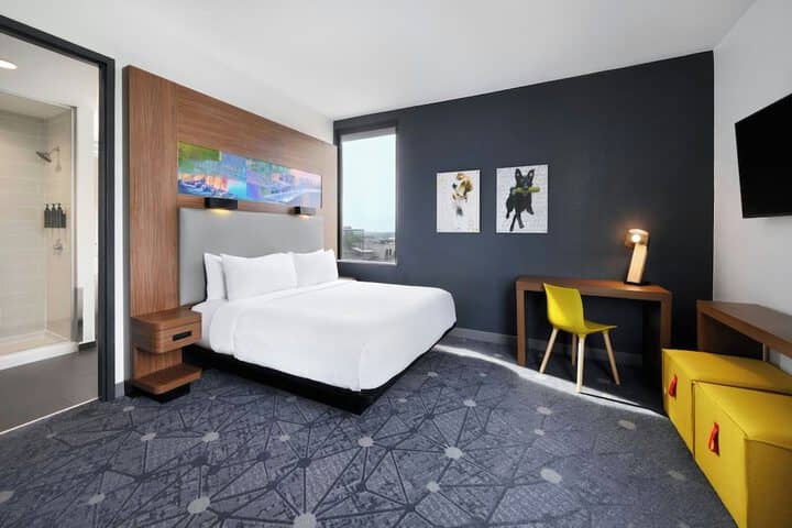 Room 10 of 50