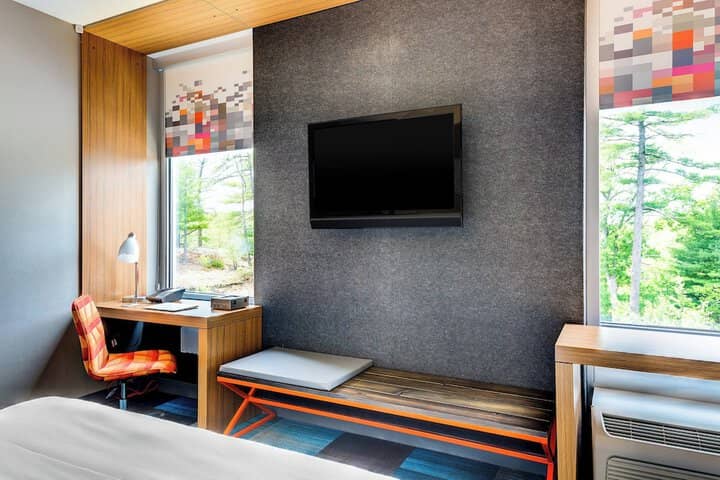 Room 9 of 36