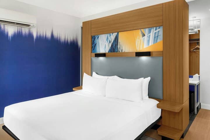 Room 17 of 54