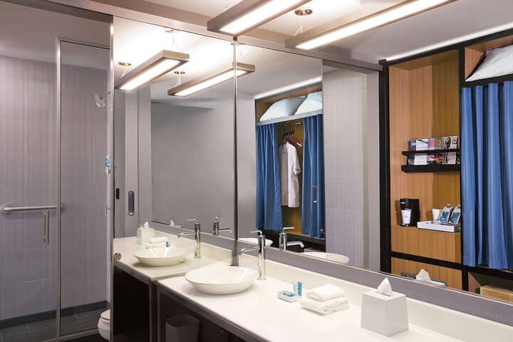 Room 9 of 27