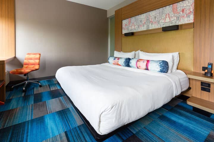 Room 4 of 36