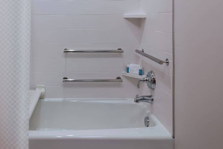 Room 14 of 28