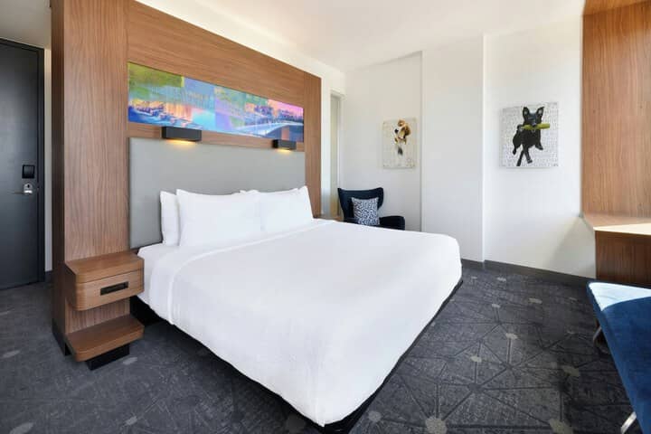 Room 11 of 50