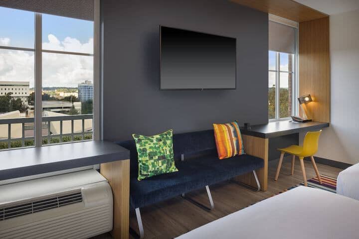 Room 9 of 41