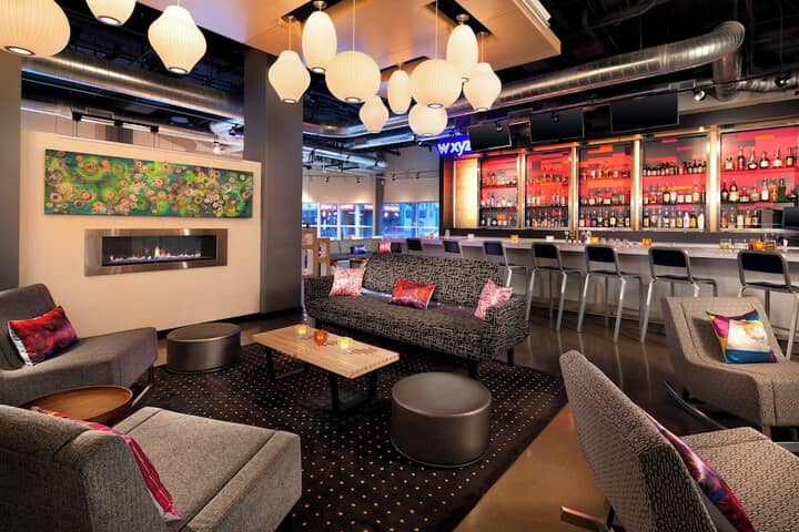 Lounge 36 of 53