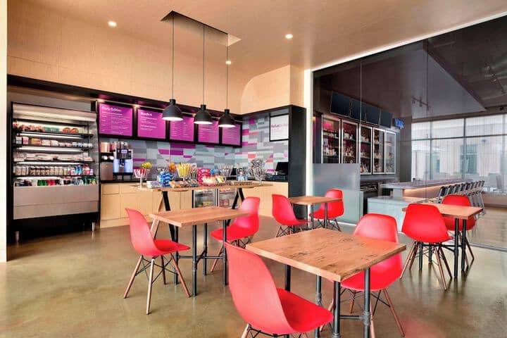 Breakfast area
