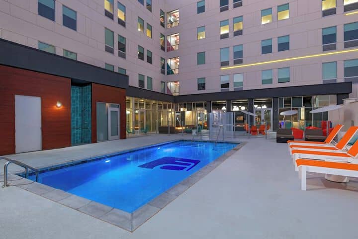 Pool 15 of 28