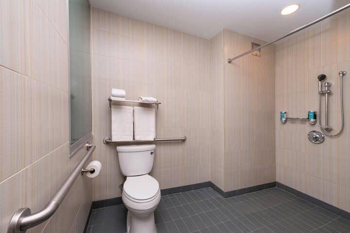 Room 11 of 36