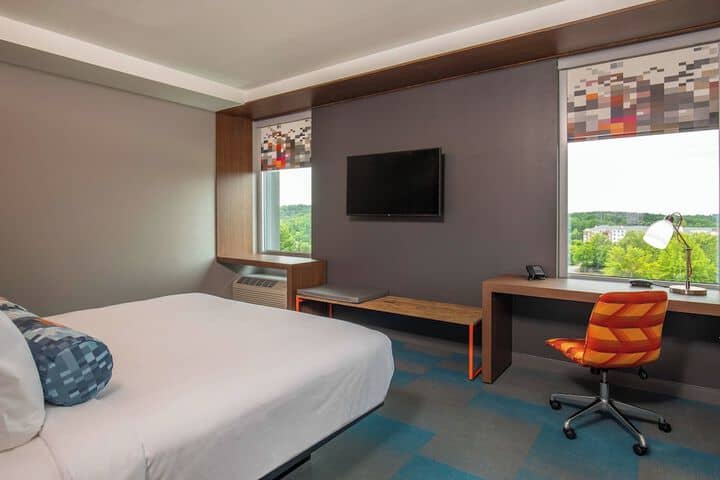Room 8 of 22